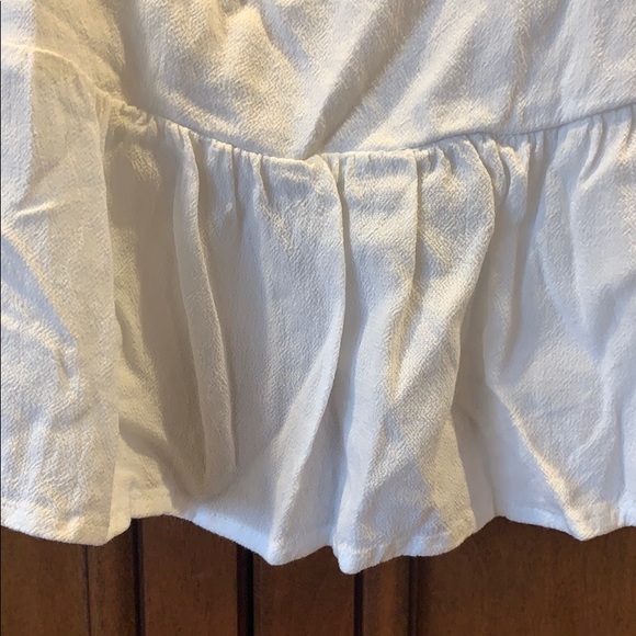 Wide flowy ruffles loose peplum spaghetti strap crop top - Picture 2 of 5